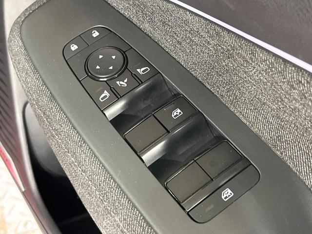 オーラ Ｇ　レザーエディション　禁煙車　２トーンカラー　プロパイロット　衝突軽減　ＢＯＳＥサウンド　純正９型ナビ　全周囲カメラ　シートヒーター　デジタルルームミラー　ブラインドスポットモニター　ステアリングヒーター　ＥＴＣ　ドラレコ（52枚目）