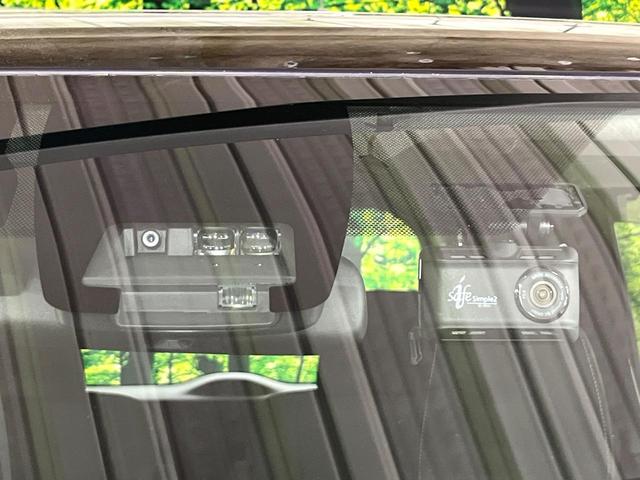 エスクァイア ハイブリッドＸｉ　禁煙車　７人乗り　セーフティセンス　純正ナビ　バックカメラ　両側電動スライド　前席シートヒーター　車線逸脱警報　オートハイビーム　ＬＥＤライト　デュアルオートエアコン　ドラレコ　スマートキー　ＥＴＣ（3枚目）