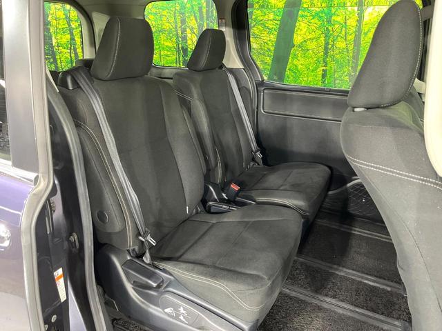 エスクァイア ハイブリッドＸｉ　禁煙車　７人乗り　セーフティセンス　純正ナビ　バックカメラ　両側電動スライド　前席シートヒーター　車線逸脱警報　オートハイビーム　ＬＥＤライト　デュアルオートエアコン　ドラレコ　スマートキー　ＥＴＣ（9枚目）