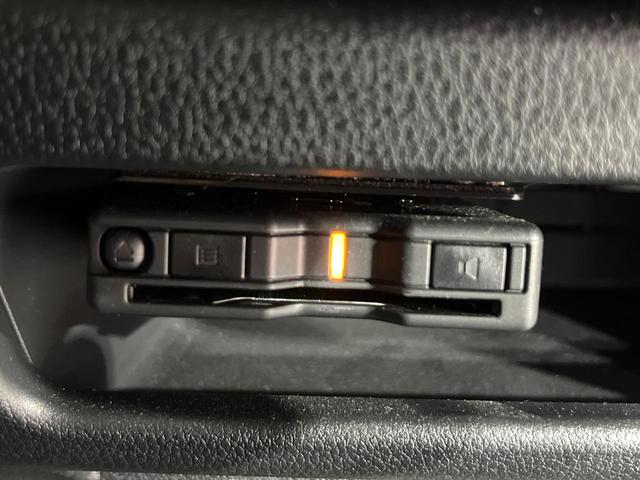 ムーヴキャンバス ストライプスＧ　禁煙車　衝突軽減装置　純正９型ディスプレイオーディオ　パノラマモニター　両側電動スライド　シートヒーター　ＥＴＣ　ドラレコ　ＬＥＤヘッド＆フォグ　オートエアコン　スマートキー　電動パーキングブレーキ（7枚目）