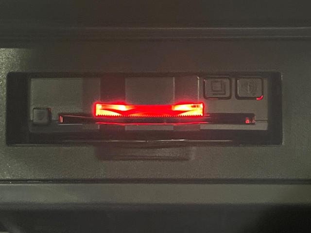 ランドクルーザープラド ＴＸ　後期型　７人乗り　４ＷＤ　禁煙車　セーフティセンス　メモリーナビ　バックカメラ　コーナーセンサー　ＬＥＤライト　オートハイビーム　レーダークルーズコントロール　ブラックルーフレール（7枚目）