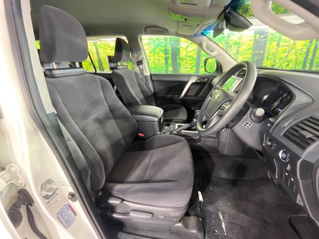 ランドクルーザープラド ＴＸ　後期型　７人乗り　４ＷＤ　禁煙車　セーフティセンス　メモリーナビ　バックカメラ　コーナーセンサー　ＬＥＤライト　オートハイビーム　レーダークルーズコントロール　ブラックルーフレール（8枚目）