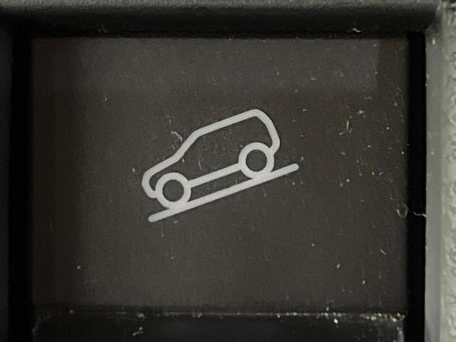 ジムニー ＸＧ　４ＷＤ　禁煙車　ＭＴ車　ターボ　セーフティサポート　デジタルインナーミラー　オートライト　ＬＥＤライト　車線逸脱警報　ダウンヒルアシストコントロール　アイドリングストップ　キーレス（23枚目）