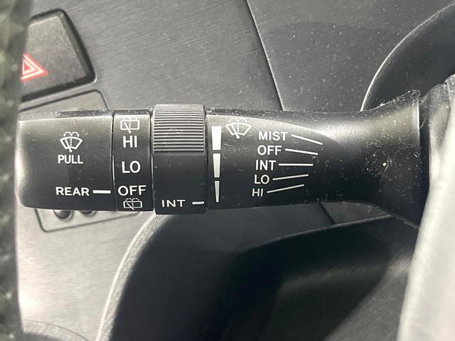 アクア Ｓ　禁煙車　純正ナビ　Ｂｌｕｅｔｏｏｔｈ再生　オートエアコン　ＥＴＣ　キーレスエントリー　純正１５インチアルミホイール　電動格納ミラー　スペアタイヤ　ライトレベライザー（21枚目）