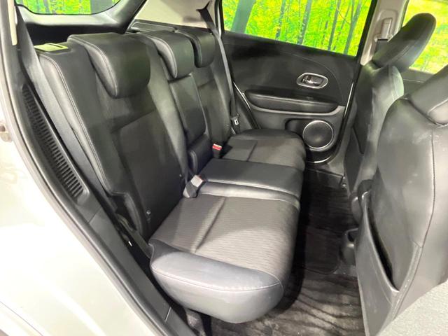 ヴェゼル ハイブリッドＺ・ホンダセンシング　禁煙車　後期型　衝突軽減装置　純正ナビ　バックカメラ　前席シートヒーター　パドルシフト　オートエアコン　ＬＥＤライト　オートライト　ＥＴＣ　レーンアシスト　純正１７インチＡＷ　アダプティブクルーズ（9枚目）