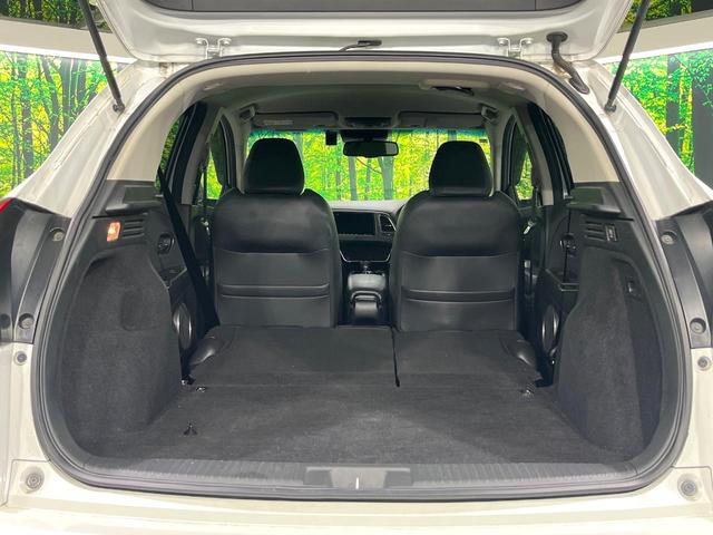 ヴェゼル ハイブリッドＺ・ホンダセンシング　禁煙車　後期型　衝突軽減装置　純正ナビ　バックカメラ　前席シートヒーター　パドルシフト　オートエアコン　ＬＥＤライト　オートライト　ＥＴＣ　レーンアシスト　純正１７インチＡＷ　アダプティブクルーズ（10枚目）