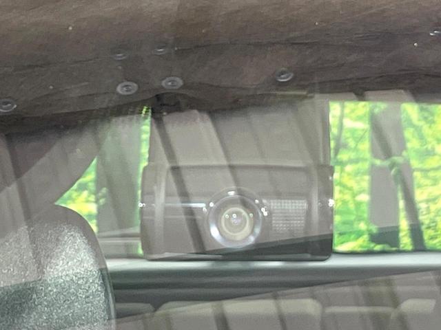 ヴェゼル ハイブリッドＺ・ホンダセンシング　禁煙車　後期型　衝突軽減装置　純正ナビ　バックカメラ　前席シートヒーター　パドルシフト　オートエアコン　ＬＥＤライト　オートライト　ＥＴＣ　レーンアシスト　純正１７インチＡＷ　アダプティブクルーズ（41枚目）