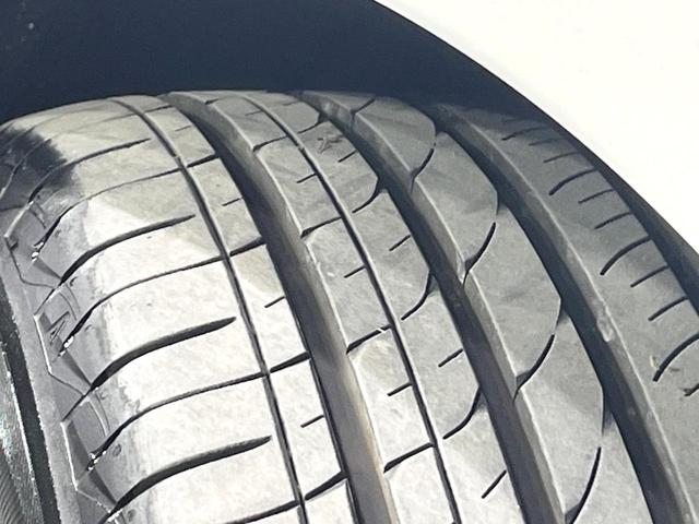 ヴェゼル ハイブリッドＺ・ホンダセンシング　禁煙車　後期型　衝突軽減装置　純正ナビ　バックカメラ　前席シートヒーター　パドルシフト　オートエアコン　ＬＥＤライト　オートライト　ＥＴＣ　レーンアシスト　純正１７インチＡＷ　アダプティブクルーズ（43枚目）