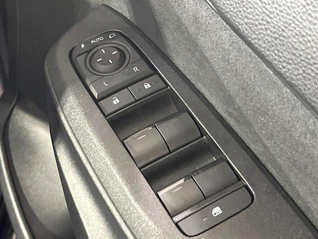 ヤリスクロス X 禁煙車 セーフティセンス メモリーナビ Bluetooth再生 バックカメラ 電動パーキングブレーキ オートハイビーム レーダークルーズコントロール スマートキー ドラレコ ステアリングスイッチ(40枚目)