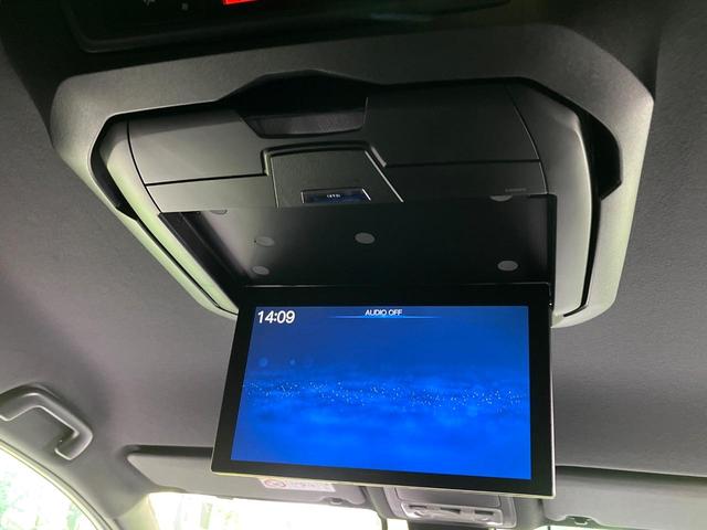 ヴォクシー ＺＳ　煌ＩＩ　禁煙車　後期型　セーフティセンス　ＢＩＧ－Ｘ１１型ナビ　フリップダウンモニター　バックカメラ　両側電動スライド　リアオートエアコン　車線逸脱警報　オートハイビーム　ＬＥＤライト　ＥＴＣ　ドラレコ（4枚目）