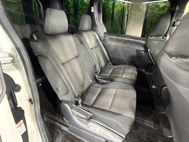 ヴォクシー ＺＳ　煌ＩＩ　禁煙車　後期型　セーフティセンス　ＢＩＧ－Ｘ１１型ナビ　フリップダウンモニター　バックカメラ　両側電動スライド　リアオートエアコン　車線逸脱警報　オートハイビーム　ＬＥＤライト　ＥＴＣ　ドラレコ（9枚目）