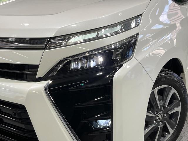 ヴォクシー ＺＳ　煌ＩＩ　禁煙車　後期型　セーフティセンス　ＢＩＧ－Ｘ１１型ナビ　フリップダウンモニター　バックカメラ　両側電動スライド　リアオートエアコン　車線逸脱警報　オートハイビーム　ＬＥＤライト　ＥＴＣ　ドラレコ（12枚目）