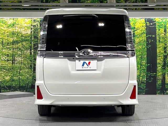 ヴォクシー ＺＳ　煌ＩＩ　禁煙車　後期型　セーフティセンス　ＢＩＧ－Ｘ１１型ナビ　フリップダウンモニター　バックカメラ　両側電動スライド　リアオートエアコン　車線逸脱警報　オートハイビーム　ＬＥＤライト　ＥＴＣ　ドラレコ（15枚目）