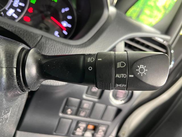 ヴォクシー ＺＳ　煌ＩＩ　禁煙車　後期型　セーフティセンス　ＢＩＧ－Ｘ１１型ナビ　フリップダウンモニター　バックカメラ　両側電動スライド　リアオートエアコン　車線逸脱警報　オートハイビーム　ＬＥＤライト　ＥＴＣ　ドラレコ（28枚目）