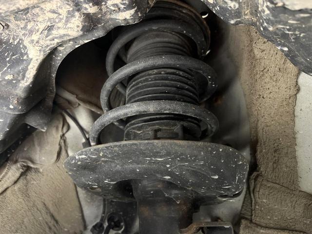 ヤリス X 禁煙車 衝突軽減装置 純正ディスプレイオーディオ バックカメラ クリアランスソナー オートハイビーム スマートキー Bluetooth ステアリングスイッチ バニティミラー(20枚目)