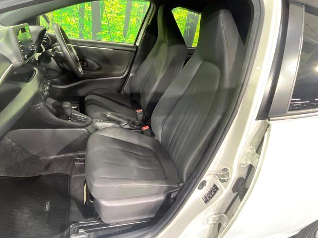 ヤリス X 禁煙車 衝突軽減装置 純正ディスプレイオーディオ バックカメラ クリアランスソナー オートハイビーム スマートキー Bluetooth ステアリングスイッチ バニティミラー(31枚目)