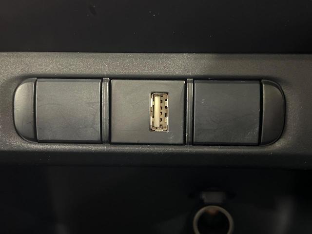 ヤリス X 禁煙車 衝突軽減装置 純正ディスプレイオーディオ バックカメラ クリアランスソナー オートハイビーム スマートキー Bluetooth ステアリングスイッチ バニティミラー(40枚目)