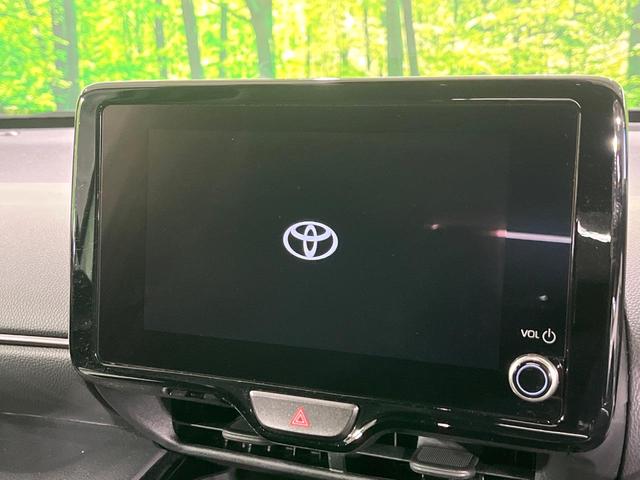 ヤリスクロス ハイブリッドＺ　禁煙車　セーフティセンス　ナビ機能付純正ディスプレイ　全周囲カメラ　ブラインドスポットモニター　前席シートヒーター　パワーシート　ステアリングヒーター　オートハイビーム　ＬＥＤライト　純正１８ＡＷ（4枚目）