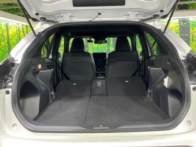 ヤリスクロス ハイブリッドＺ　禁煙車　セーフティセンス　ナビ機能付純正ディスプレイ　全周囲カメラ　ブラインドスポットモニター　前席シートヒーター　パワーシート　ステアリングヒーター　オートハイビーム　ＬＥＤライト　純正１８ＡＷ（10枚目）