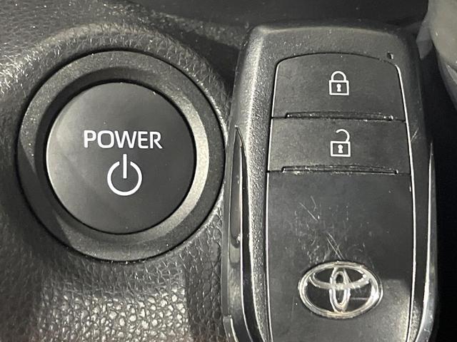 ヤリスクロス ハイブリッドＺ　禁煙車　セーフティセンス　ナビ機能付純正ディスプレイ　全周囲カメラ　ブラインドスポットモニター　前席シートヒーター　パワーシート　ステアリングヒーター　オートハイビーム　ＬＥＤライト　純正１８ＡＷ（31枚目）