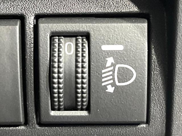 ヤリスクロス ハイブリッドＺ　禁煙車　セーフティセンス　ナビ機能付純正ディスプレイ　全周囲カメラ　ブラインドスポットモニター　前席シートヒーター　パワーシート　ステアリングヒーター　オートハイビーム　ＬＥＤライト　純正１８ＡＷ（32枚目）