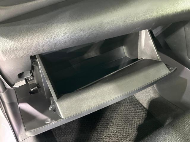 ヤリスクロス ハイブリッドＺ　禁煙車　セーフティセンス　ナビ機能付純正ディスプレイ　全周囲カメラ　ブラインドスポットモニター　前席シートヒーター　パワーシート　ステアリングヒーター　オートハイビーム　ＬＥＤライト　純正１８ＡＷ（51枚目）