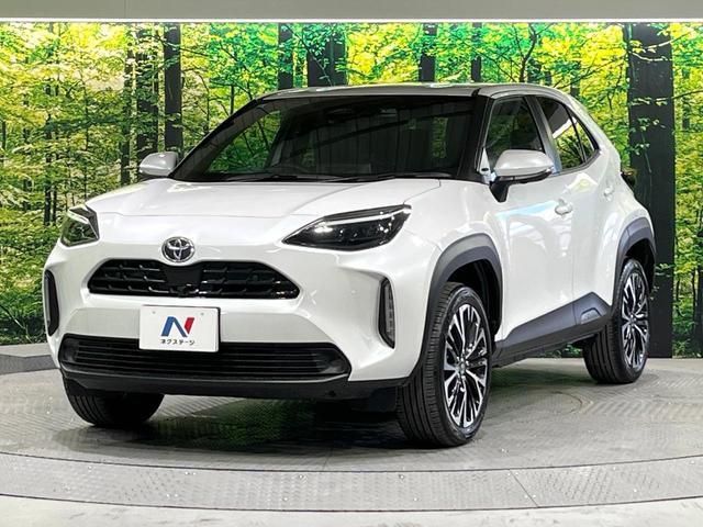 ヤリスクロス ハイブリッドＺ　禁煙車　セーフティセンス　ナビ機能付純正ディスプレイ　全周囲カメラ　ブラインドスポットモニター　前席シートヒーター　パワーシート　ステアリングヒーター　オートハイビーム　ＬＥＤライト　純正１８ＡＷ（53枚目）