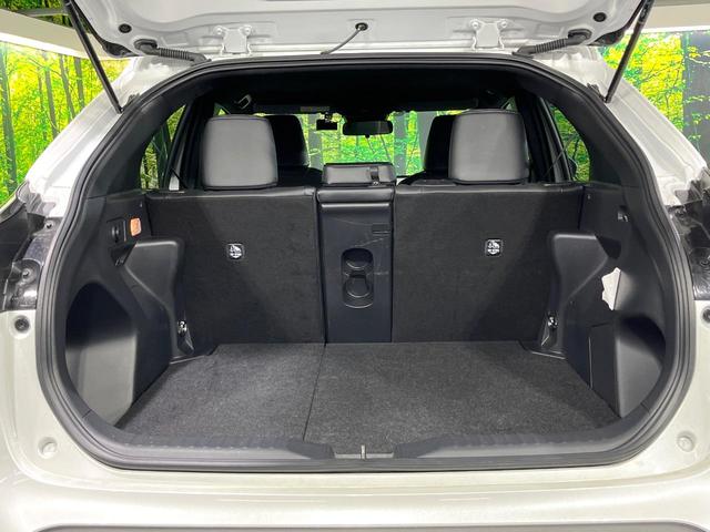 ヤリスクロス ハイブリッドＺ　禁煙車　セーフティセンス　ナビ機能付純正ディスプレイ　全周囲カメラ　ブラインドスポットモニター　前席シートヒーター　パワーシート　ステアリングヒーター　オートハイビーム　ＬＥＤライト　純正１８ＡＷ（59枚目）