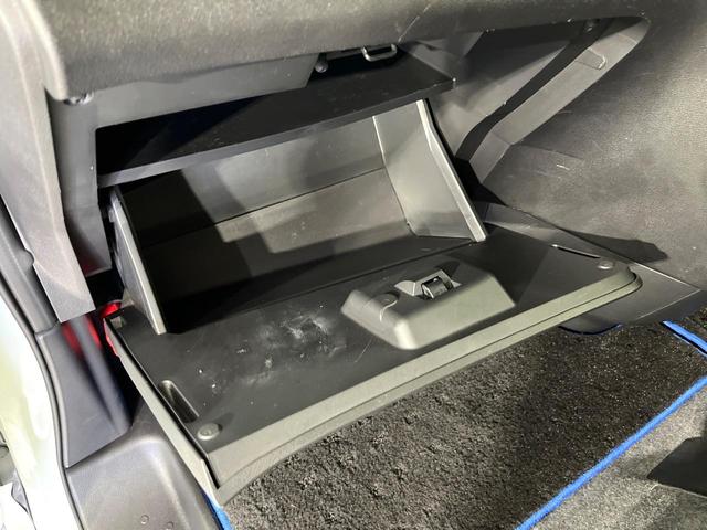 セレナ e-パワー ハイウェイスターV 禁煙車 セーフティパックB プロパイロット 衝突軽減 純正9型ナビ フリップダウンモニター 全周囲カメラ 両側電動ドア デジタルインナーミラー 電動パーキングブレーキ リアオートエアコン ETC(43枚目)