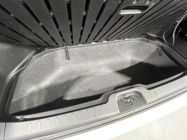 セレナ e-パワー ハイウェイスターV 禁煙車 セーフティパックB プロパイロット 衝突軽減 純正9型ナビ フリップダウンモニター 全周囲カメラ 両側電動ドア デジタルインナーミラー 電動パーキングブレーキ リアオートエアコン ETC(59枚目)