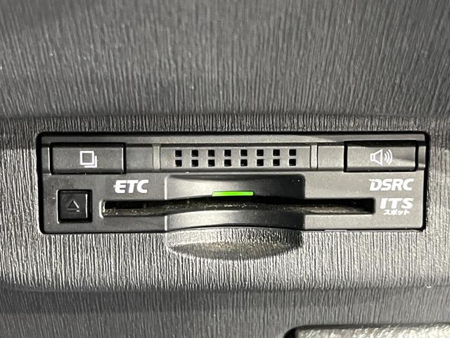 プリウス S 禁煙車 純正8型ナビ バックカメラ ドラレコ ETC HIDヘッド オートライト オートエアコン スマートキー フルセグ Bluetooth 純正15インチAW 横滑り機能 電動格納ミラー(5枚目)
