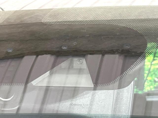 ノート ｅ－パワー　Ｘ　禁煙車　衝突軽減装置　メモリーナビ　全周囲カメラ　デジタルインナーミラー　オートエアコン　車線逸脱警報　ＥＴＣ　フルセグ　オートライト　ドラレコ　ステアリングスイッチ　プライバシーガラス　横滑り防止（3枚目）