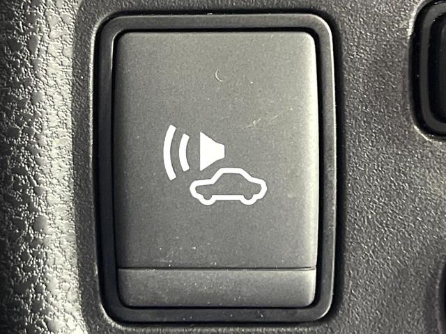 ノート ｅ－パワー　Ｘ　禁煙車　衝突軽減装置　メモリーナビ　全周囲カメラ　デジタルインナーミラー　オートエアコン　車線逸脱警報　ＥＴＣ　フルセグ　オートライト　ドラレコ　ステアリングスイッチ　プライバシーガラス　横滑り防止（40枚目）