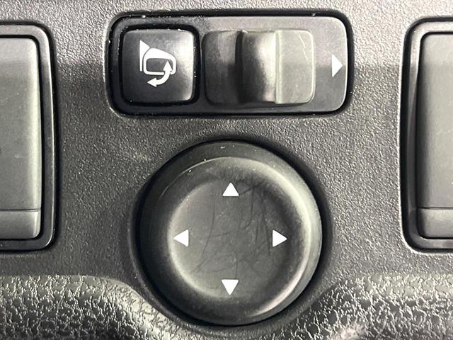 ノート ｅ－パワー　Ｘ　禁煙車　衝突軽減装置　メモリーナビ　全周囲カメラ　デジタルインナーミラー　オートエアコン　車線逸脱警報　ＥＴＣ　フルセグ　オートライト　ドラレコ　ステアリングスイッチ　プライバシーガラス　横滑り防止（42枚目）