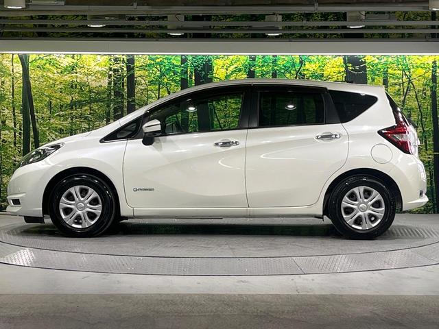 ノート ｅ－パワー　Ｘ　禁煙車　衝突軽減装置　メモリーナビ　全周囲カメラ　デジタルインナーミラー　オートエアコン　車線逸脱警報　ＥＴＣ　フルセグ　オートライト　ドラレコ　ステアリングスイッチ　プライバシーガラス　横滑り防止（48枚目）