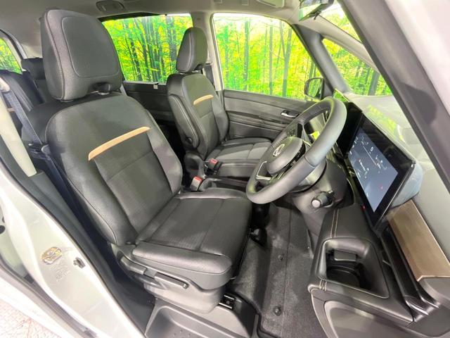 セレナ e-パワー ハイウェイスターV 登録済未使用車 プロパイロット 衝突軽減装置 純正12.3型ナビ アラウンドビューモニター ハンズフリー両側電動スライド AppleCarPlay ワイヤレス充電器 LEDヘッド&フォグ ETC2.0(9枚目)