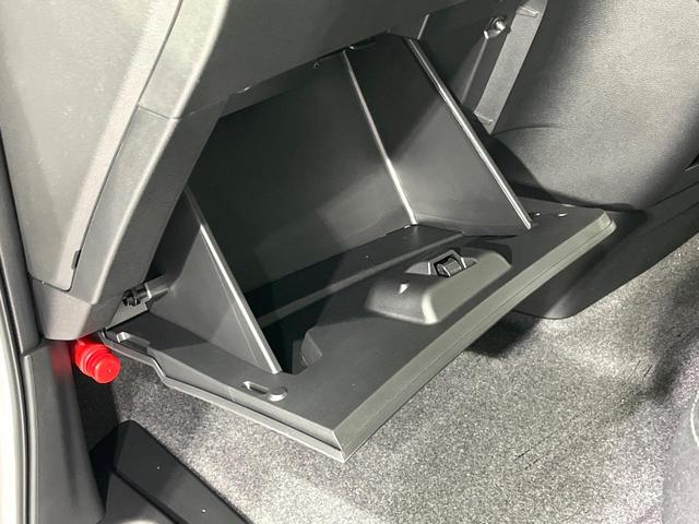 セレナ e-パワー ハイウェイスターV 登録済未使用車 プロパイロット 衝突軽減装置 純正12.3型ナビ アラウンドビューモニター ハンズフリー両側電動スライド AppleCarPlay ワイヤレス充電器 LEDヘッド&フォグ ETC2.0(43枚目)