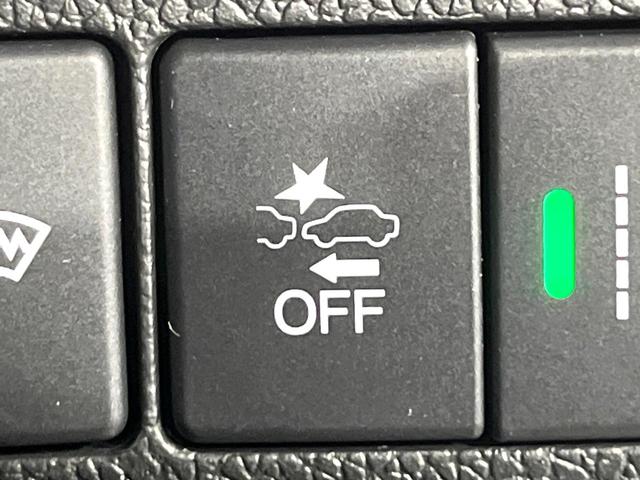 フリードハイブリッド ハイブリッド・Ｇブラックスタイル　禁煙車　衝突軽減装置　純正ナビ　バックカメラ　両側電動スライド　アダプティブクルーズ　シートヒーター　ＬＥＤヘッド　オートライト　オートエアコン　スマートキー　ＥＴＣ　ドラレコ　誤発進抑制機能（23枚目）