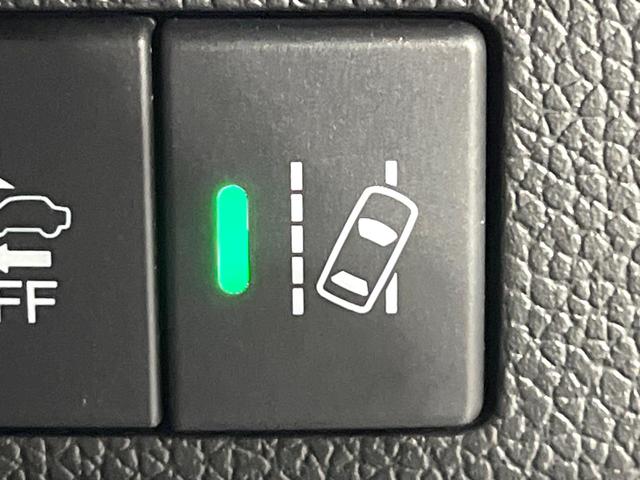 フリードハイブリッド ハイブリッド・Ｇブラックスタイル　禁煙車　衝突軽減装置　純正ナビ　バックカメラ　両側電動スライド　アダプティブクルーズ　シートヒーター　ＬＥＤヘッド　オートライト　オートエアコン　スマートキー　ＥＴＣ　ドラレコ　誤発進抑制機能（24枚目）