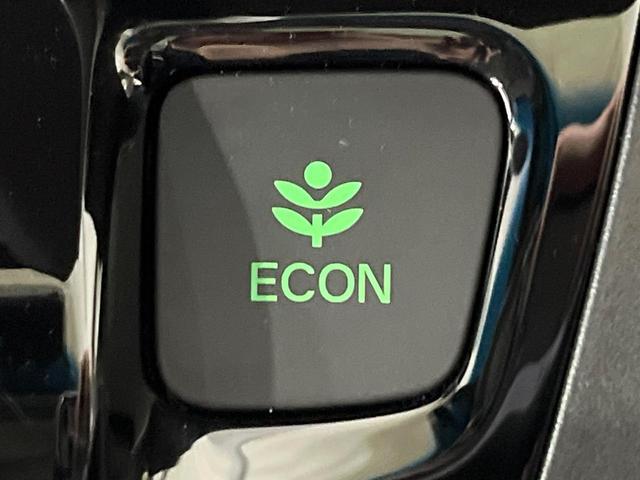 フリードハイブリッド ハイブリッド・Ｇブラックスタイル　禁煙車　衝突軽減装置　純正ナビ　バックカメラ　両側電動スライド　アダプティブクルーズ　シートヒーター　ＬＥＤヘッド　オートライト　オートエアコン　スマートキー　ＥＴＣ　ドラレコ　誤発進抑制機能（48枚目）