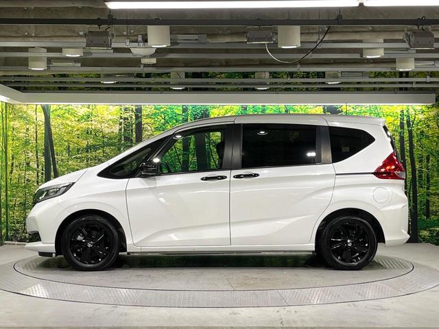 フリードハイブリッド ハイブリッド・Ｇブラックスタイル　禁煙車　衝突軽減装置　純正ナビ　バックカメラ　両側電動スライド　アダプティブクルーズ　シートヒーター　ＬＥＤヘッド　オートライト　オートエアコン　スマートキー　ＥＴＣ　ドラレコ　誤発進抑制機能（56枚目）