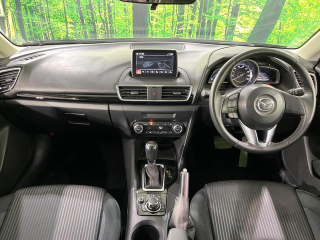 アクセラスポーツ １５Ｓ　禁煙車　マツダコネクトナビ　バックカメラ　デュアルエアコン　ＨＩＤヘッドライト　オートライト　スマートキー　ＥＴＣ　Ｂｌｕｅｔｏｏｔｈ　ステアリングスイッチ　プライバシーガラス　純正１６インチＡＷ（2枚目）