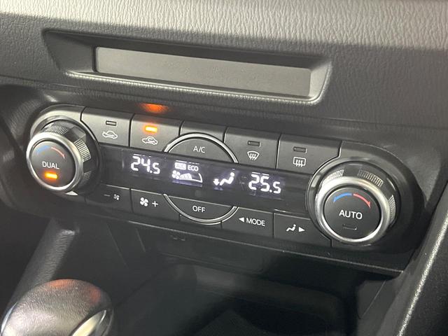 アクセラスポーツ １５Ｓ　禁煙車　マツダコネクトナビ　バックカメラ　デュアルエアコン　ＨＩＤヘッドライト　オートライト　スマートキー　ＥＴＣ　Ｂｌｕｅｔｏｏｔｈ　ステアリングスイッチ　プライバシーガラス　純正１６インチＡＷ（6枚目）