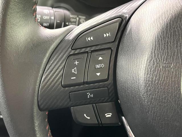 アクセラスポーツ １５Ｓ　禁煙車　マツダコネクトナビ　バックカメラ　デュアルエアコン　ＨＩＤヘッドライト　オートライト　スマートキー　ＥＴＣ　Ｂｌｕｅｔｏｏｔｈ　ステアリングスイッチ　プライバシーガラス　純正１６インチＡＷ（25枚目）