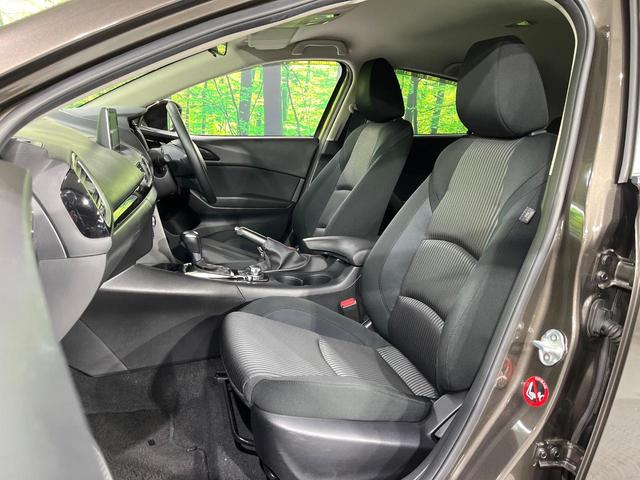 アクセラスポーツ １５Ｓ　禁煙車　マツダコネクトナビ　バックカメラ　デュアルエアコン　ＨＩＤヘッドライト　オートライト　スマートキー　ＥＴＣ　Ｂｌｕｅｔｏｏｔｈ　ステアリングスイッチ　プライバシーガラス　純正１６インチＡＷ（31枚目）