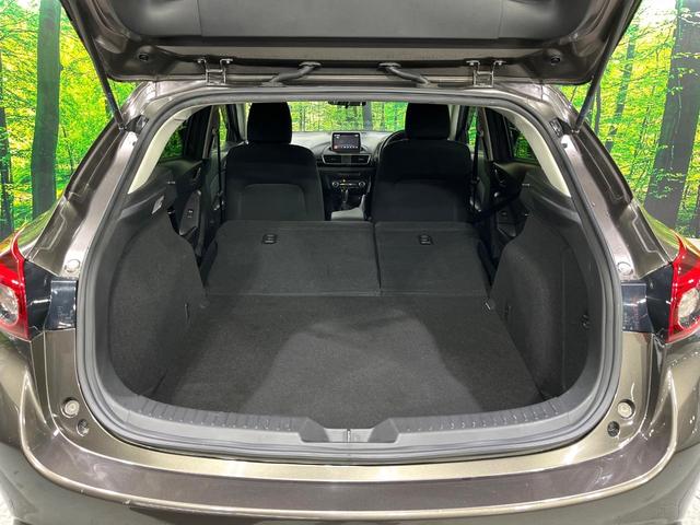 アクセラスポーツ １５Ｓ　禁煙車　マツダコネクトナビ　バックカメラ　デュアルエアコン　ＨＩＤヘッドライト　オートライト　スマートキー　ＥＴＣ　Ｂｌｕｅｔｏｏｔｈ　ステアリングスイッチ　プライバシーガラス　純正１６インチＡＷ（33枚目）