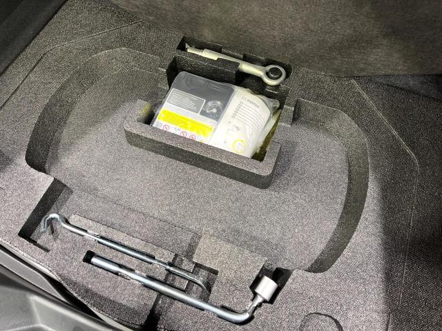 アクセラスポーツ １５Ｓ　禁煙車　マツダコネクトナビ　バックカメラ　デュアルエアコン　ＨＩＤヘッドライト　オートライト　スマートキー　ＥＴＣ　Ｂｌｕｅｔｏｏｔｈ　ステアリングスイッチ　プライバシーガラス　純正１６インチＡＷ（46枚目）