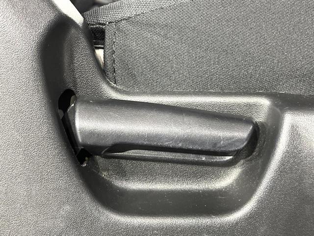 ジムニーシエラ ＪＣ　禁煙車　衝突軽減装置　ＳＤナビ　ＥＴＣ　シートヒーター　クルコン　ＬＥＤヘッド　オートライト　オートエアコン　スマートキー　ステアリングスイッチ　車線逸脱警報　誤発進抑制機能　電動格納ミラー（38枚目）