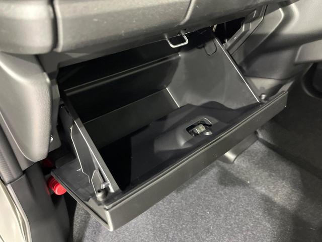 スペーシア ハイブリッドＧ　届出済未使用車　衝突軽減装置　ＬＥＤヘッド　オートライト　オートエアコン　スマートキー　ステアリングスイッチ　誤発進抑制機能　車線逸脱警報　電動格納ミラー　アイドリングストップ　バニティミラー（31枚目）
