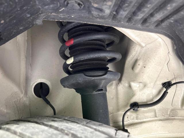 アルトラパンＬＣ Ｘ　２トーンカラー　禁煙車　衝突軽減装置　純正ナビ　全方位モニター　シートヒーター　ＬＥＤヘッド　オートライト　オートエアコン　スマートキー　ドラレコ　Ｂｌｕｅｔｏｏｔｈ　フルセグＴＶ　誤発進抑制機能（20枚目）